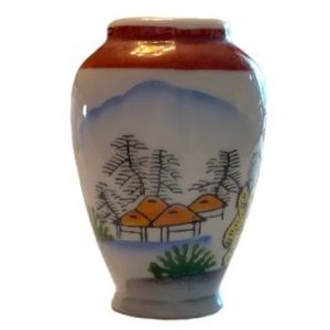 Vintage hand painted miniature Japanese vase. EUC